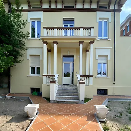 בית הארחה Domus 44 ורונה