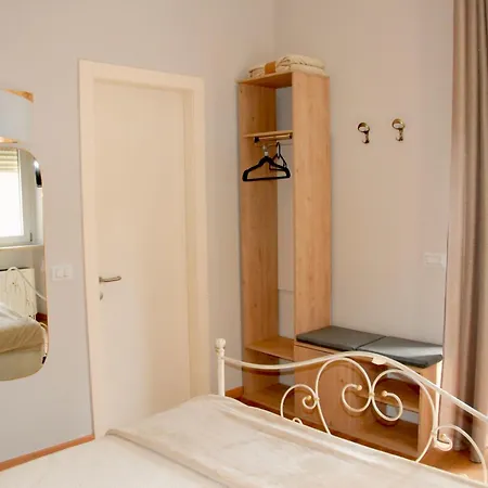 Domus 44 Guest house *